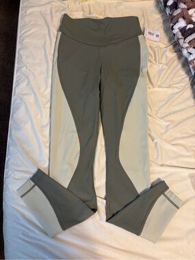 lululemon athletica Olive Green & Light Green Paddle Tight